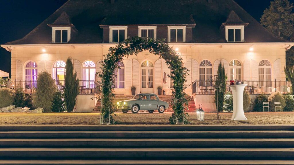 Façade de nuit Domaine des Cormellas