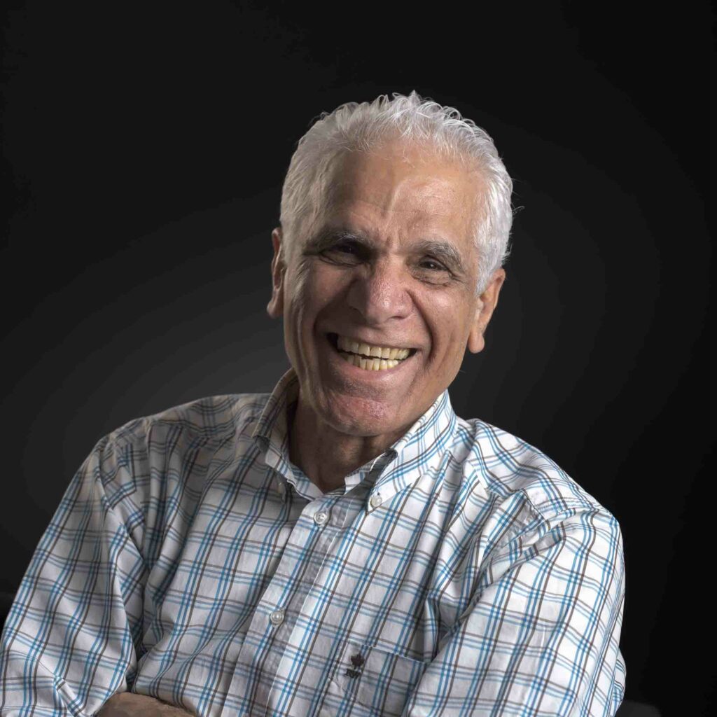 Photo illustration article portrait Kazem Bayram réalisé AU STUDIO à Rueil Malmaison par Éric Pothier Portraitiste