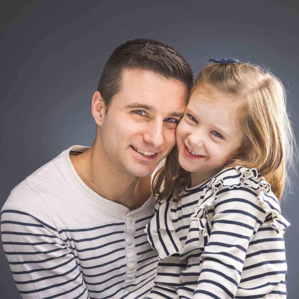 Photo père fille au studio